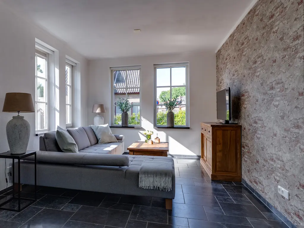 Weesmolenstraat 6, OOLTGENSPLAAT