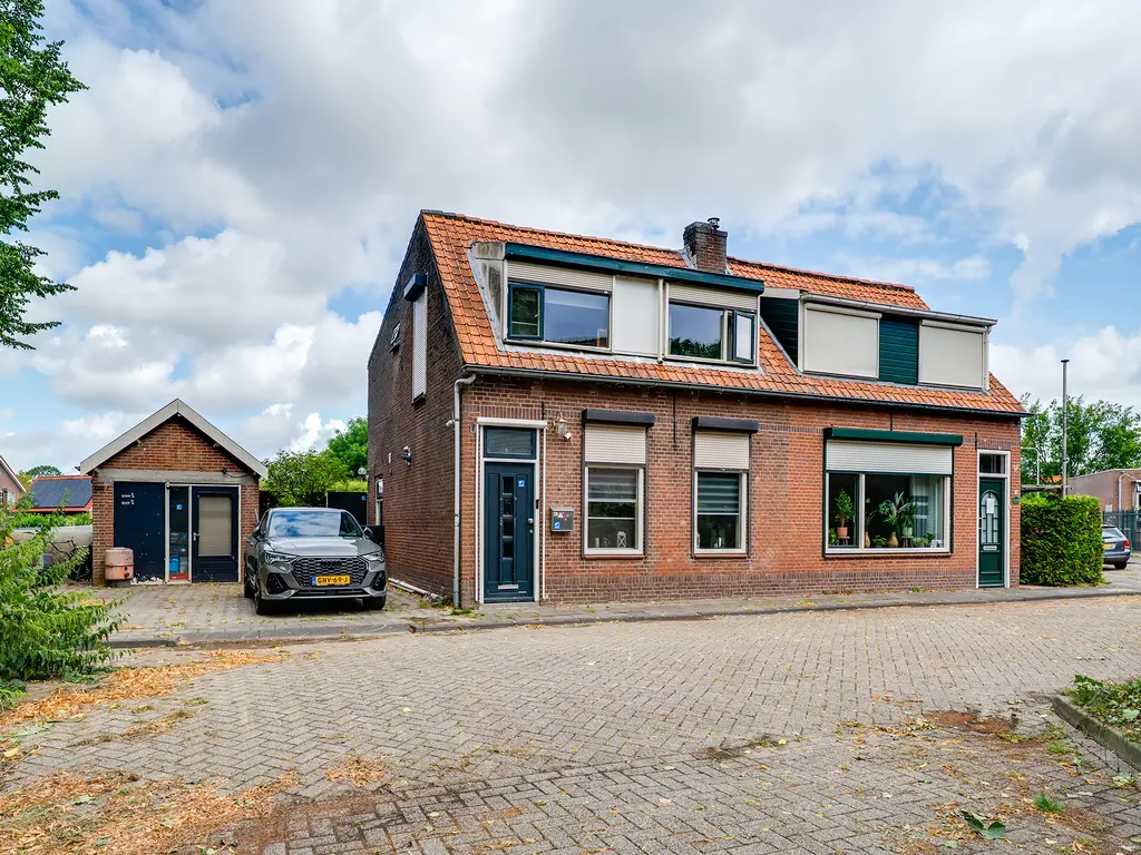 Julianastraat 28, OOLTGENSPLAAT