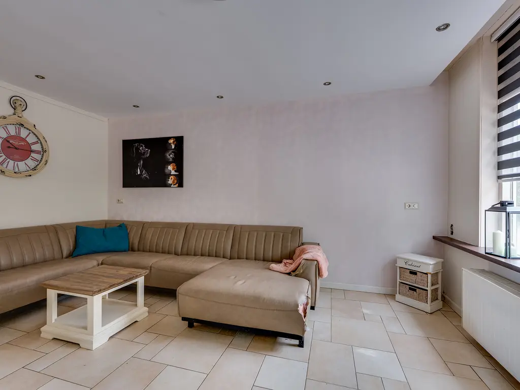 Julianastraat 28, OOLTGENSPLAAT