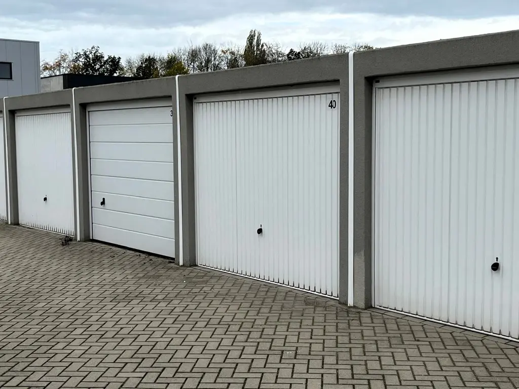 Edison 12 40, Middelharnis