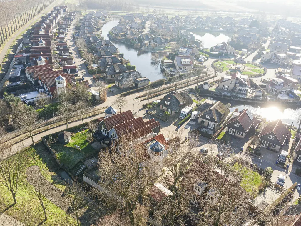 Sluuslaan 3, MIDDELHARNIS