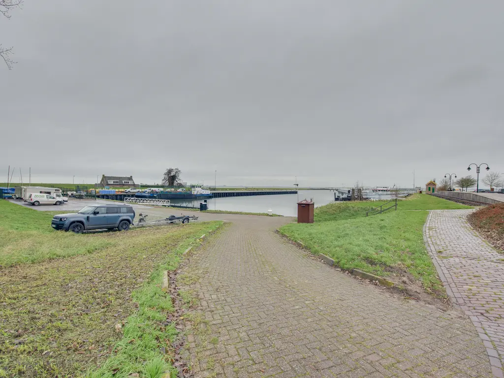 Sluuslaan 3, MIDDELHARNIS