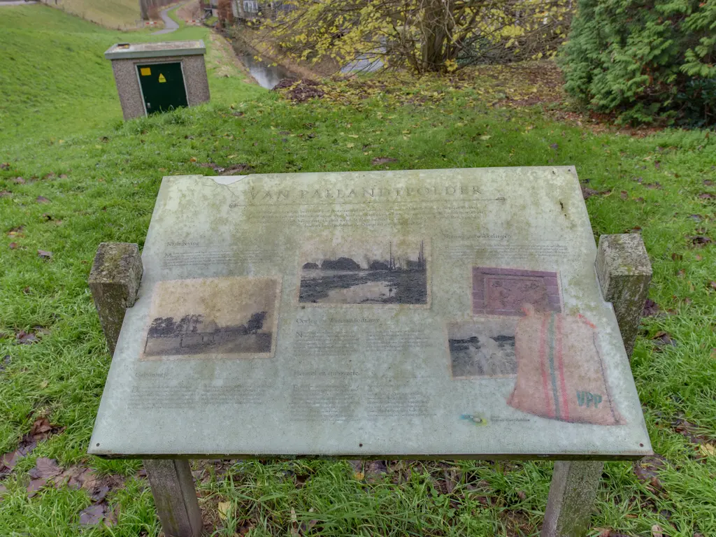 Sluuslaan 3, MIDDELHARNIS