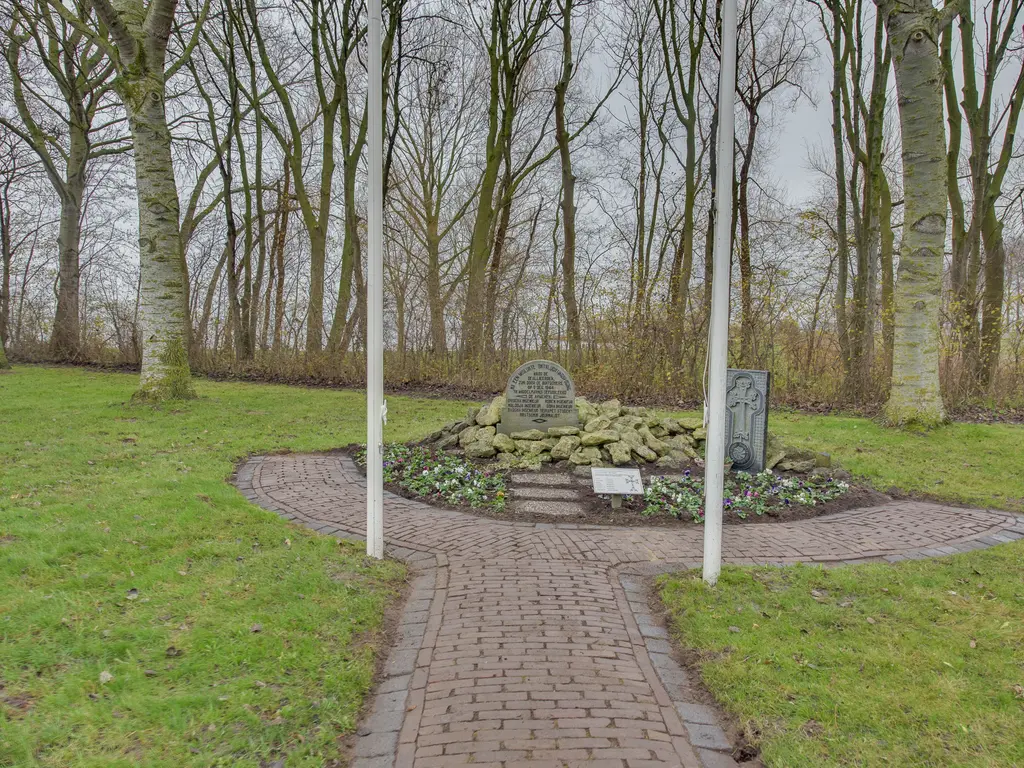 Sluuslaan 3, MIDDELHARNIS