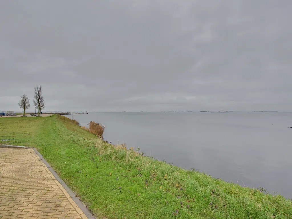 Sluuslaan 3, MIDDELHARNIS