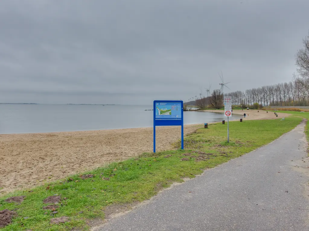 Sluuslaan 3, MIDDELHARNIS