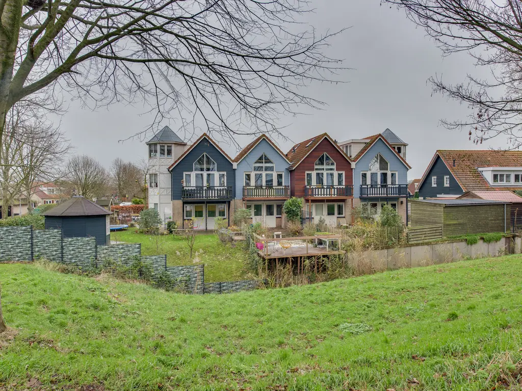 Sluuslaan 3, MIDDELHARNIS