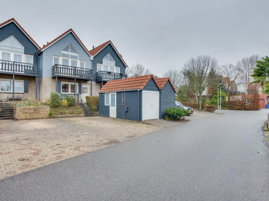 Sluuslaan 3, MIDDELHARNIS