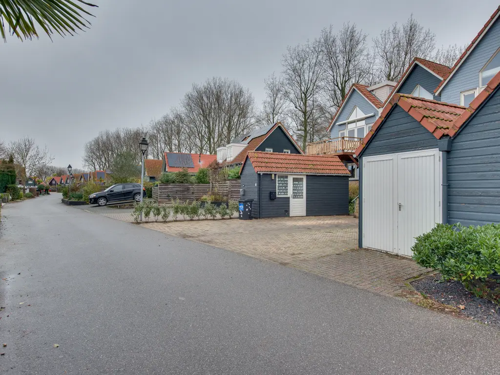 Sluuslaan 3, MIDDELHARNIS