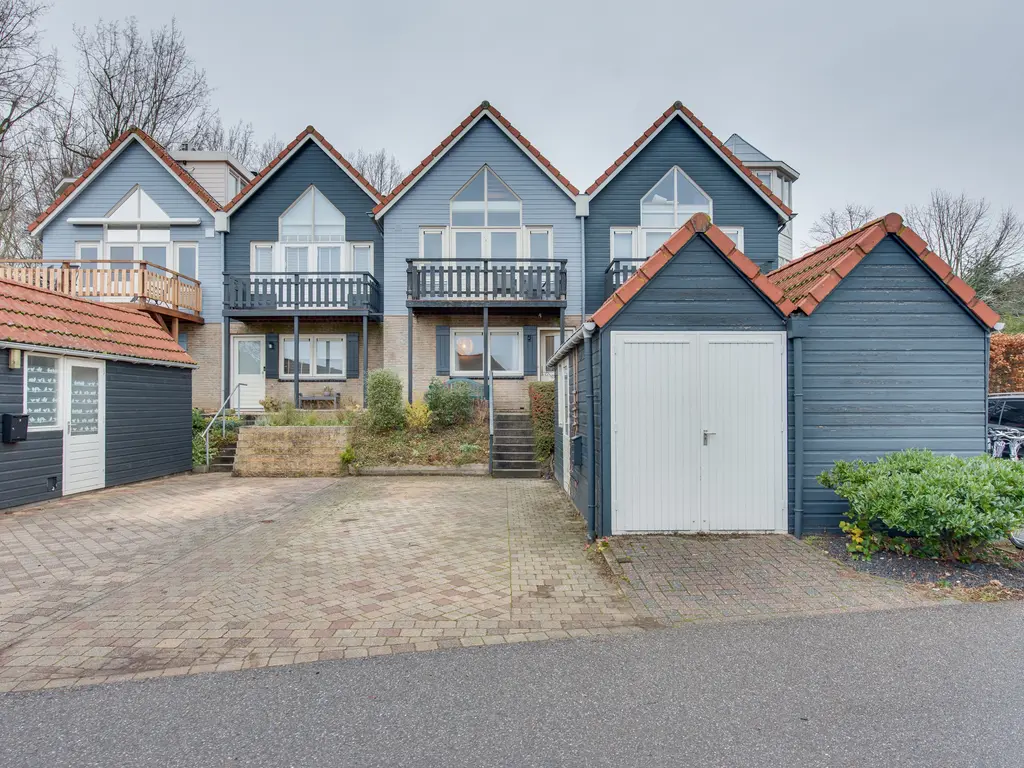 Sluuslaan 3, MIDDELHARNIS