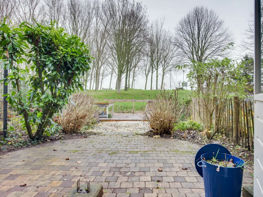 Sluuslaan 3, MIDDELHARNIS