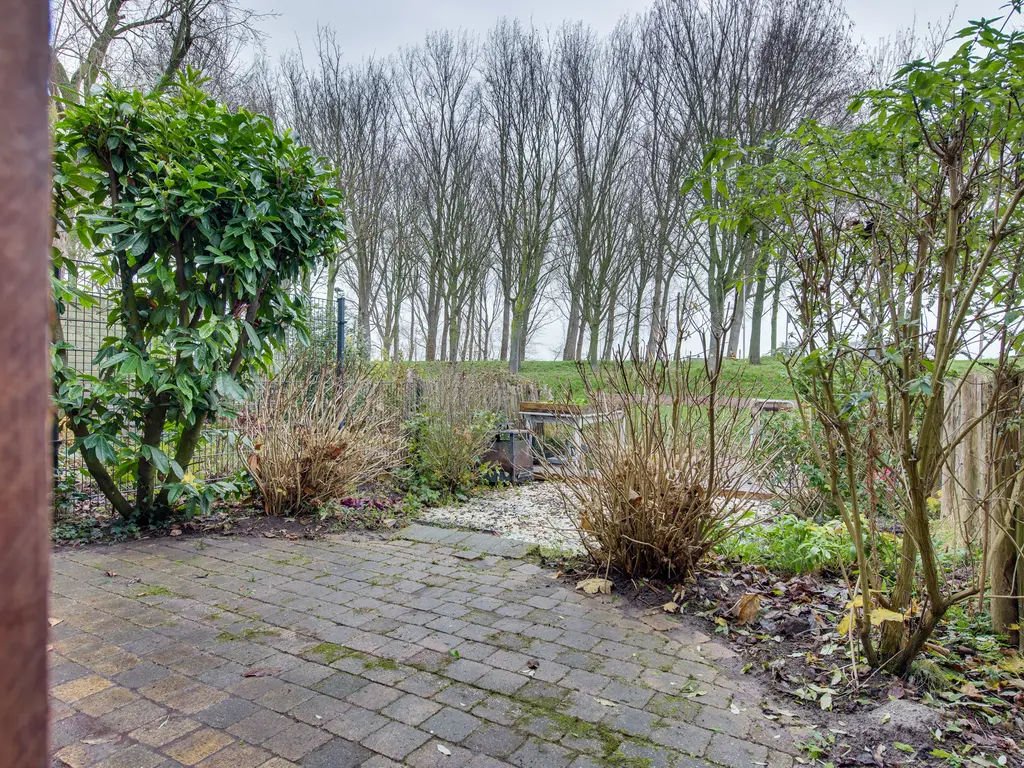 Sluuslaan 3, MIDDELHARNIS