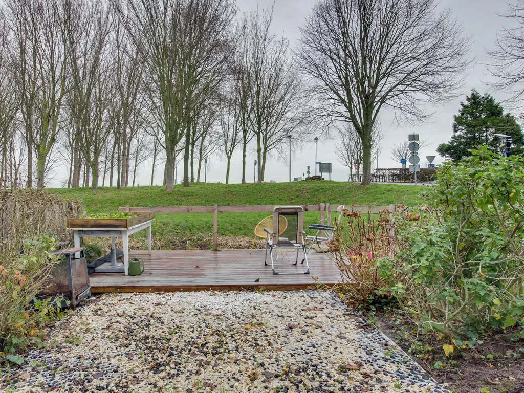 Sluuslaan 3, MIDDELHARNIS