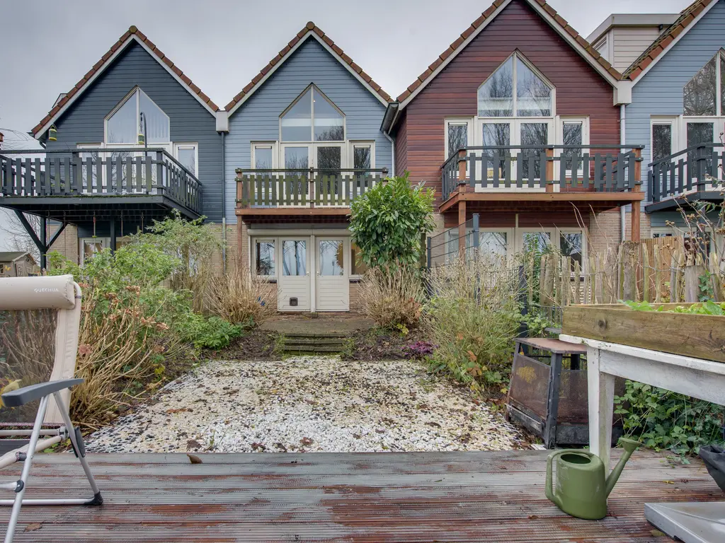 Sluuslaan 3, MIDDELHARNIS