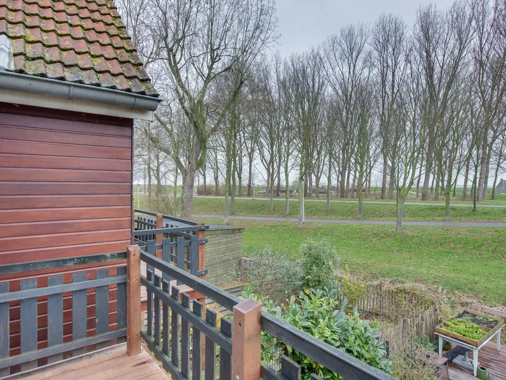 Sluuslaan 3, MIDDELHARNIS