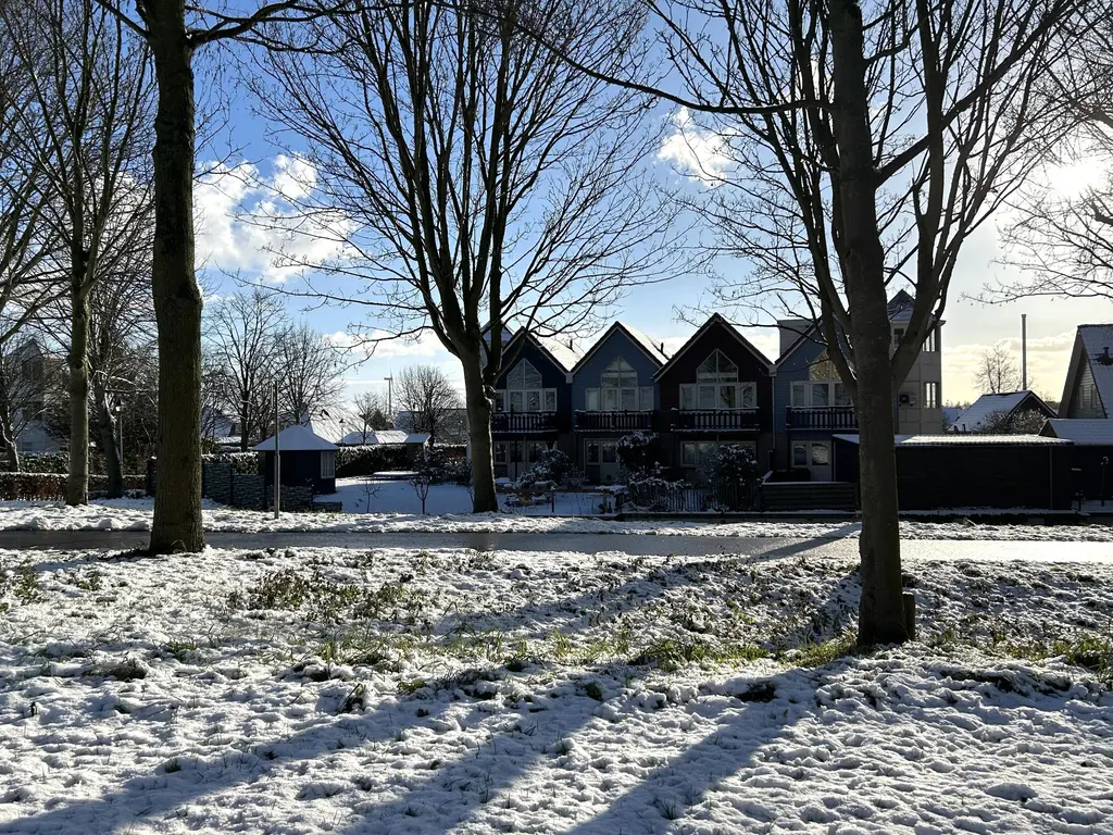 Sluuslaan 3, MIDDELHARNIS