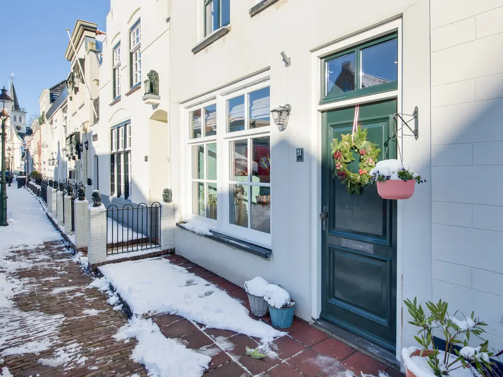 Voorstraat 24, OOLTGENSPLAAT