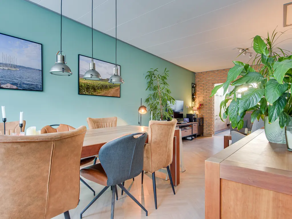 Voorstraat 24, OOLTGENSPLAAT