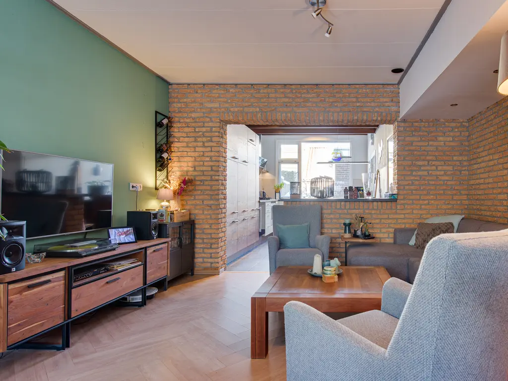 Voorstraat 24, OOLTGENSPLAAT