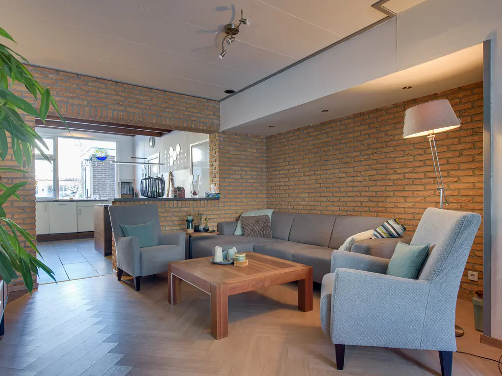 Voorstraat 24, OOLTGENSPLAAT