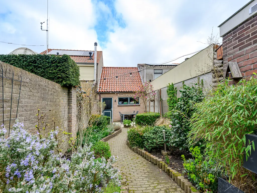 Voorstraat 24, OOLTGENSPLAAT