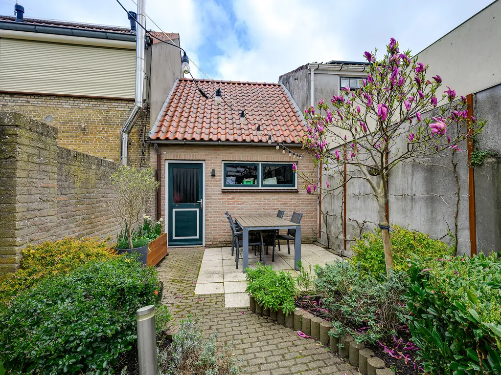 Voorstraat 24, OOLTGENSPLAAT