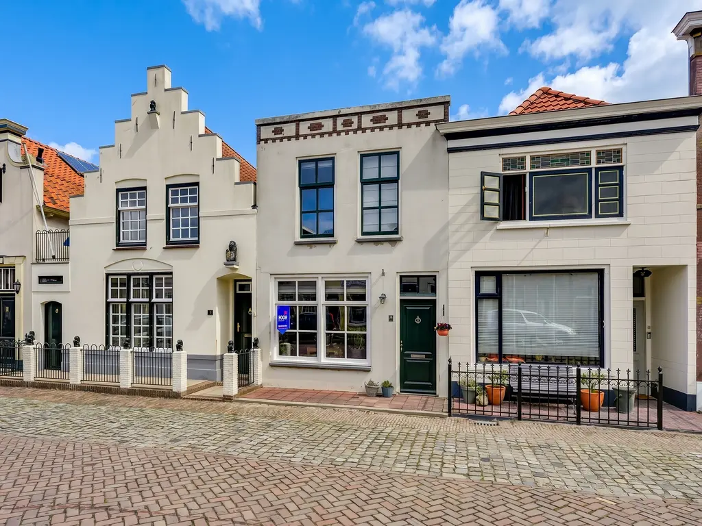Voorstraat 24, OOLTGENSPLAAT