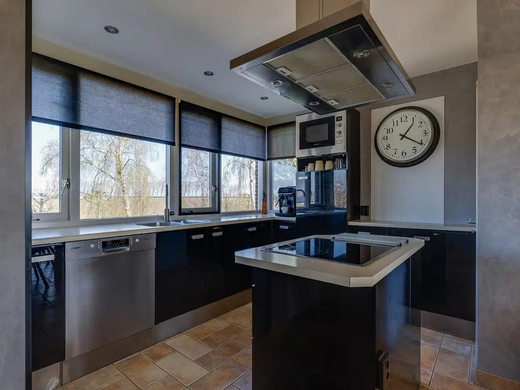 Molendijk 11, DEN BOMMEL