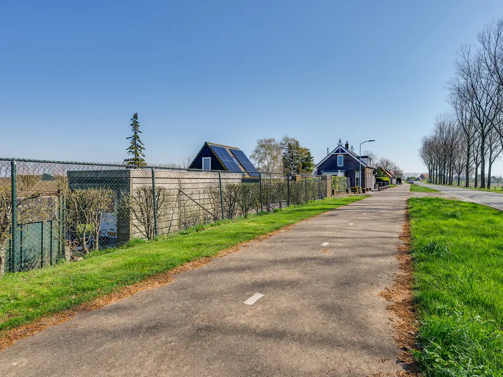 Molendijk 11, DEN BOMMEL