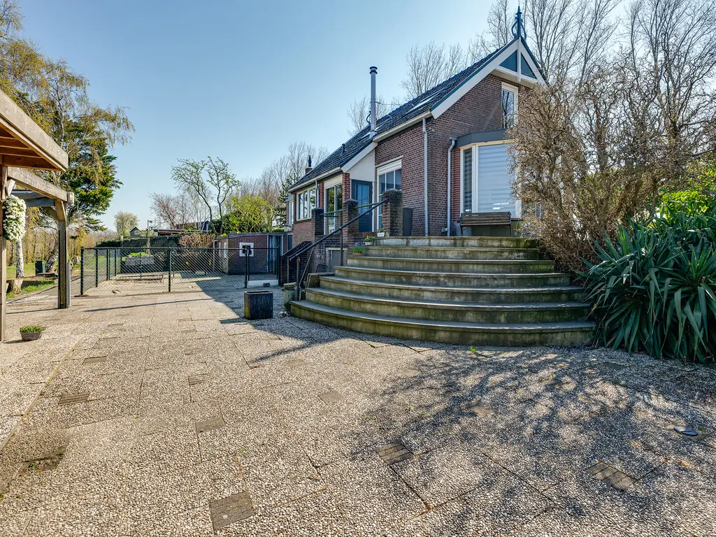 Molendijk 11, DEN BOMMEL