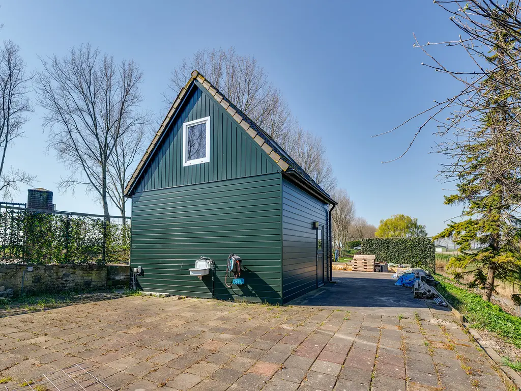 Molendijk 11, DEN BOMMEL