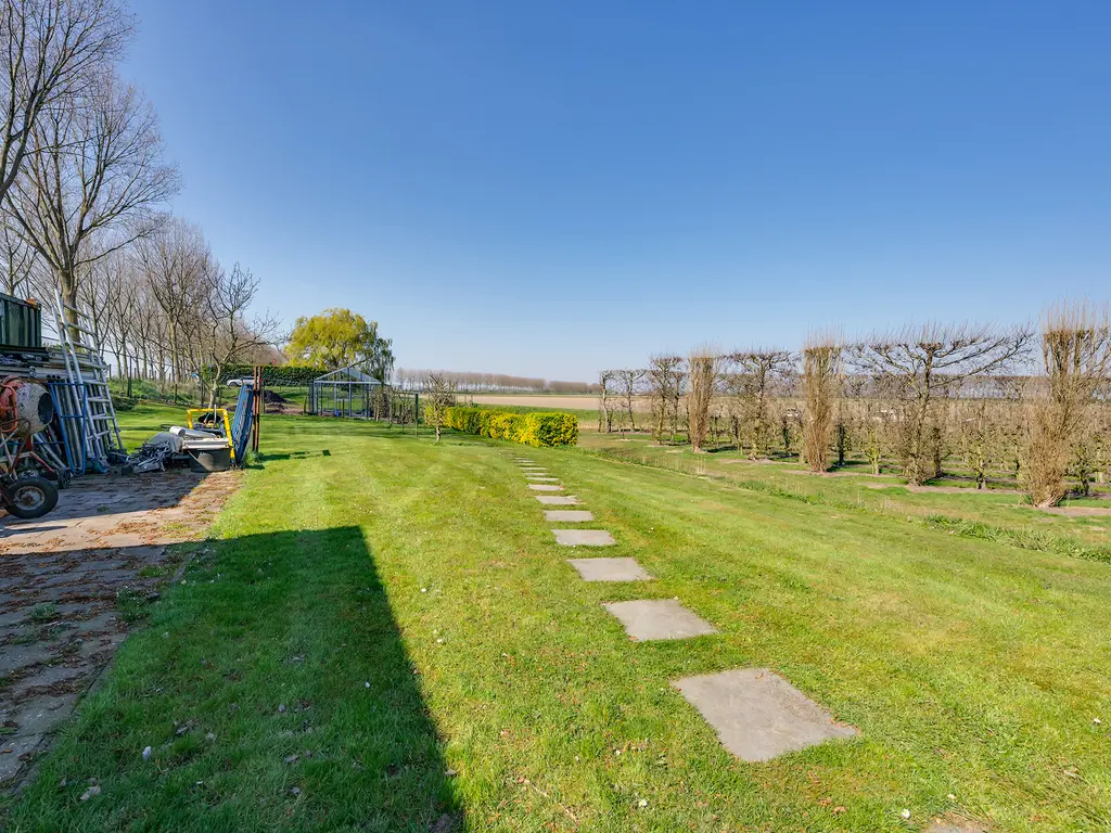 Molendijk 11, DEN BOMMEL