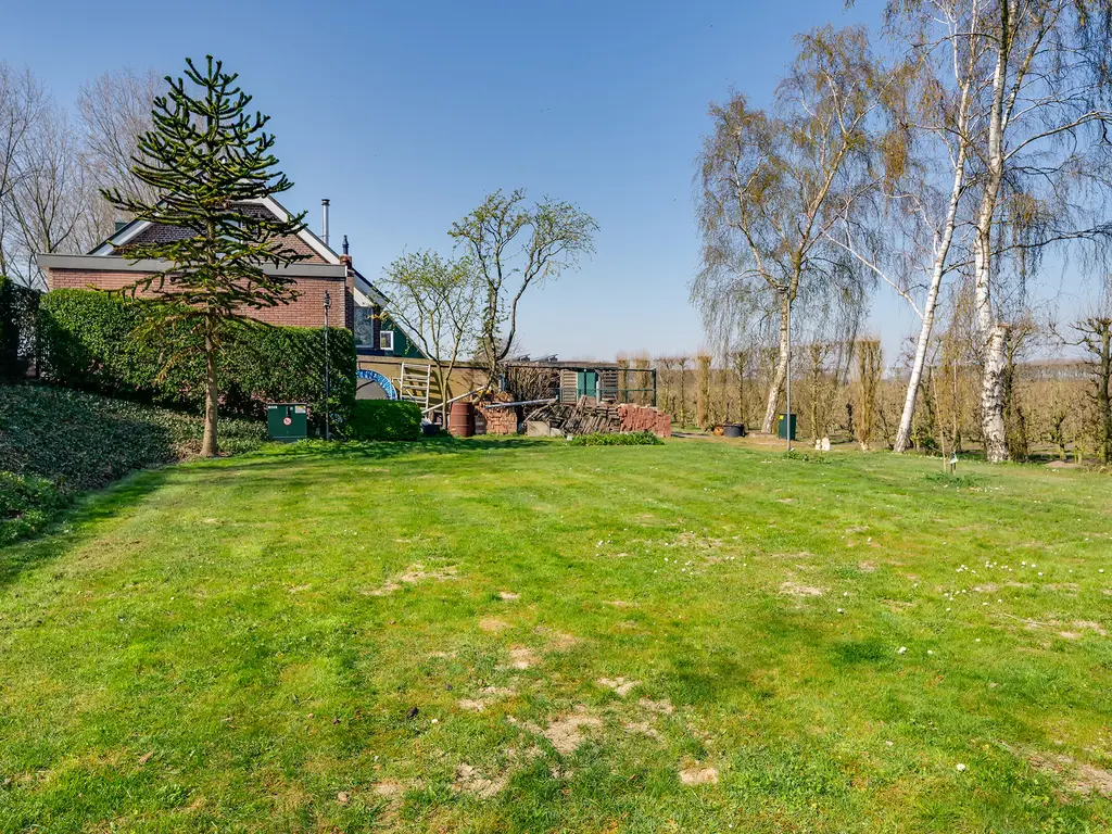 Molendijk 11, DEN BOMMEL