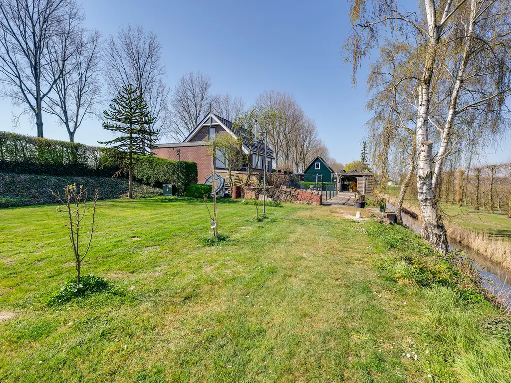 Molendijk 11, DEN BOMMEL