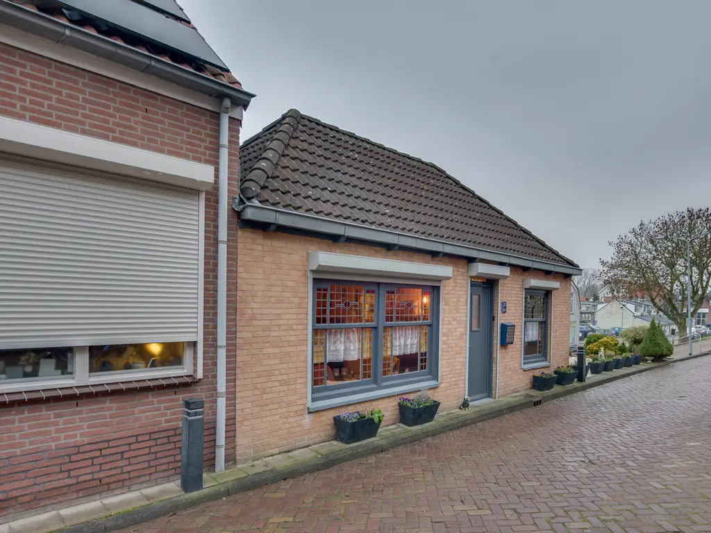 Molendijk 32, OOLTGENSPLAAT