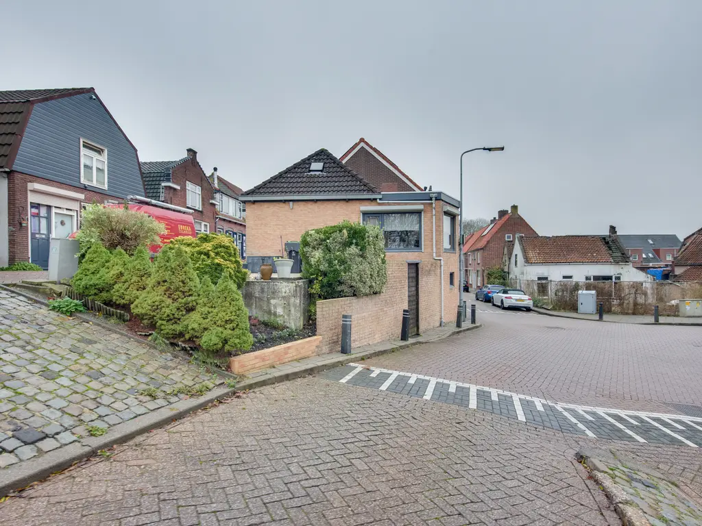 Molendijk 32, OOLTGENSPLAAT