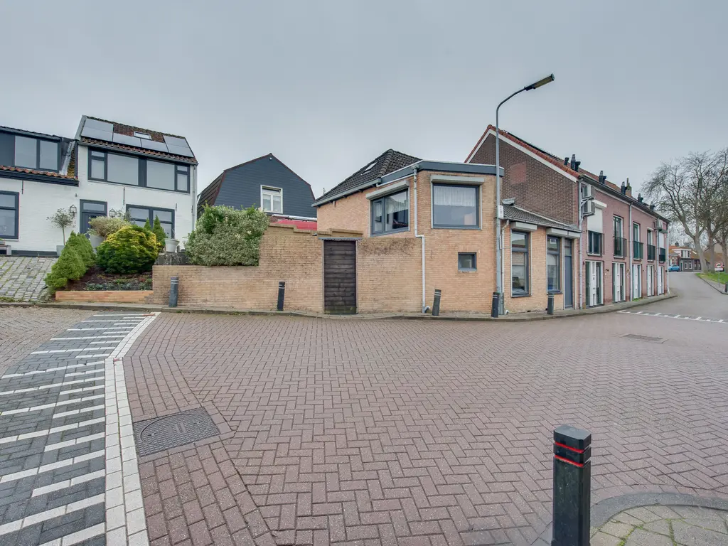 Molendijk 32, OOLTGENSPLAAT