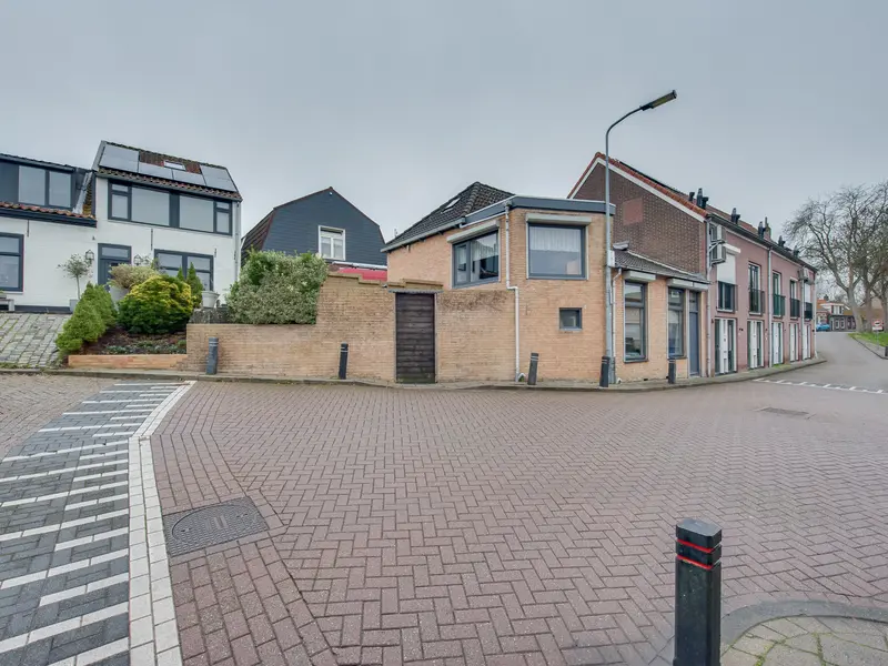 Molendijk 32, OOLTGENSPLAAT