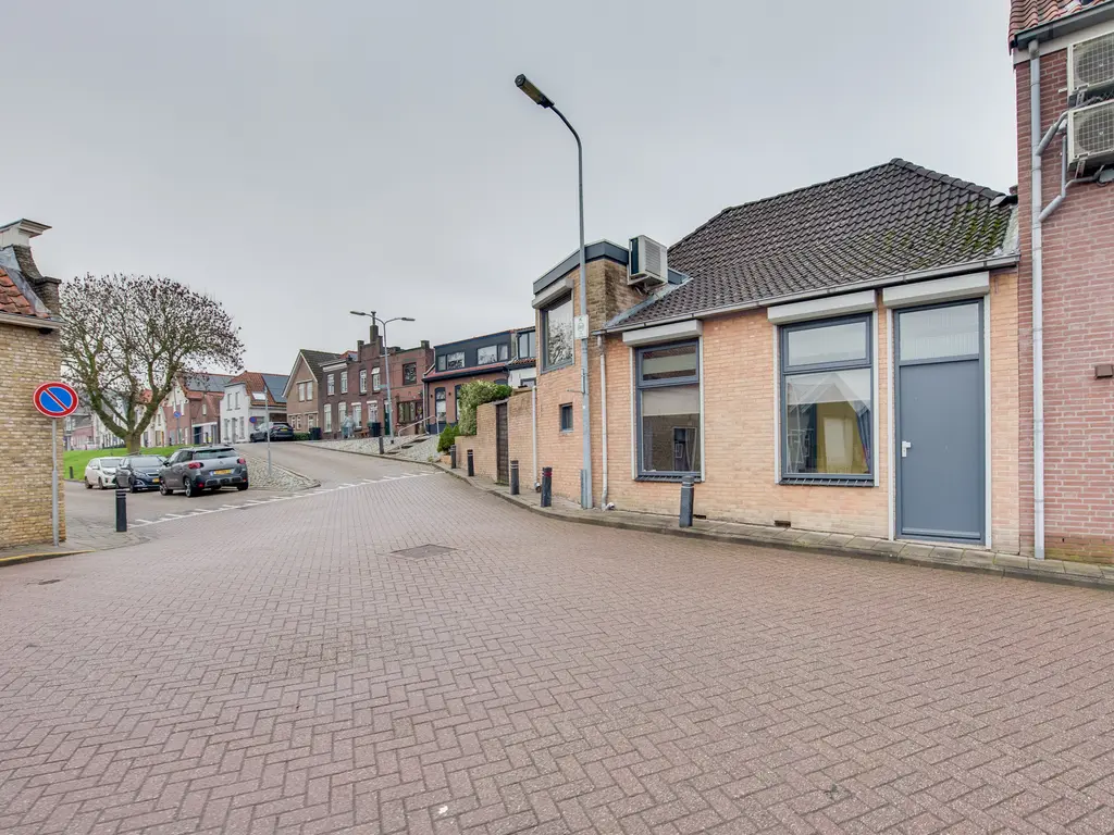 Molendijk 32, OOLTGENSPLAAT