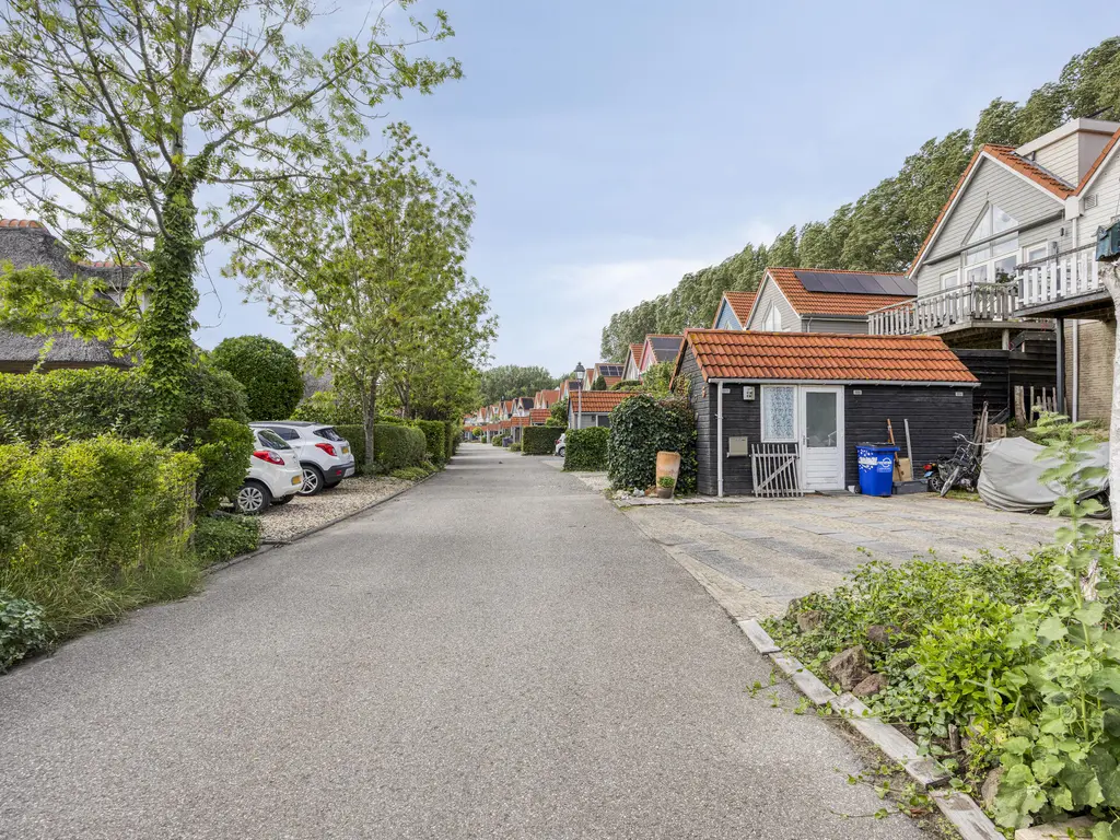 Dieklaan 47, MIDDELHARNIS