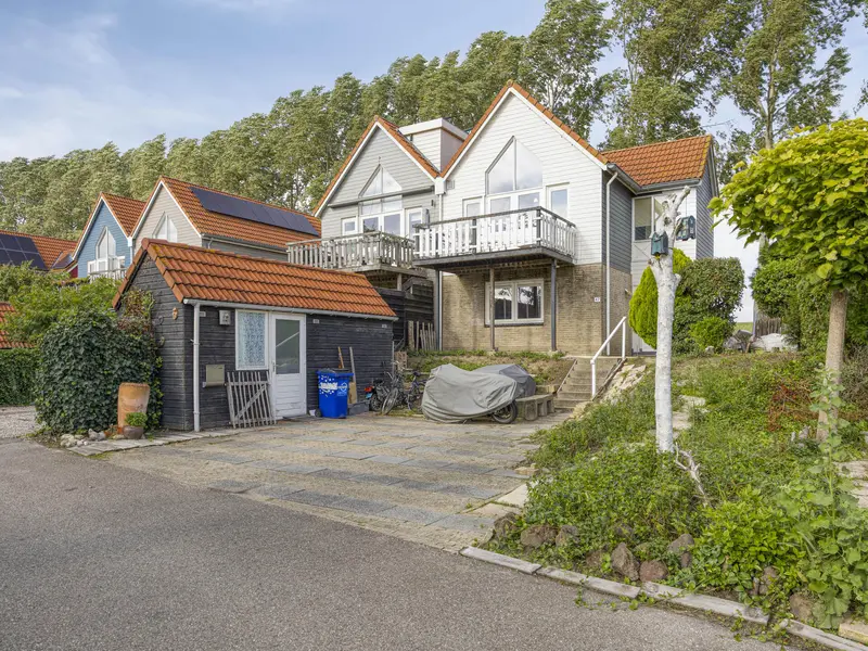 Dieklaan 47, MIDDELHARNIS