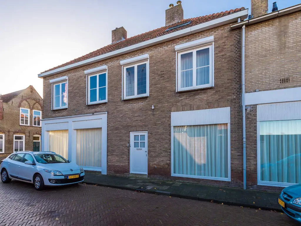 Nieuwstraat 23, Oude-Tonge