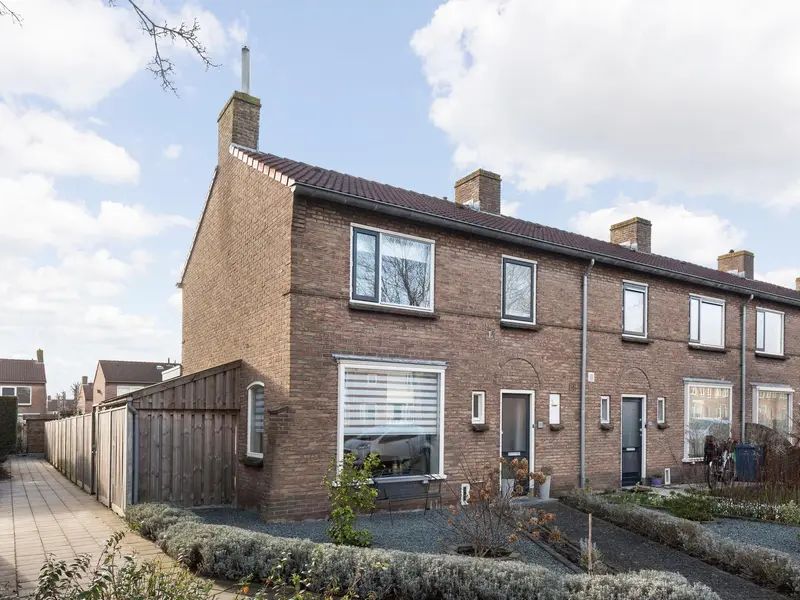 Prins Bernhardlaan 30, Middelharnis