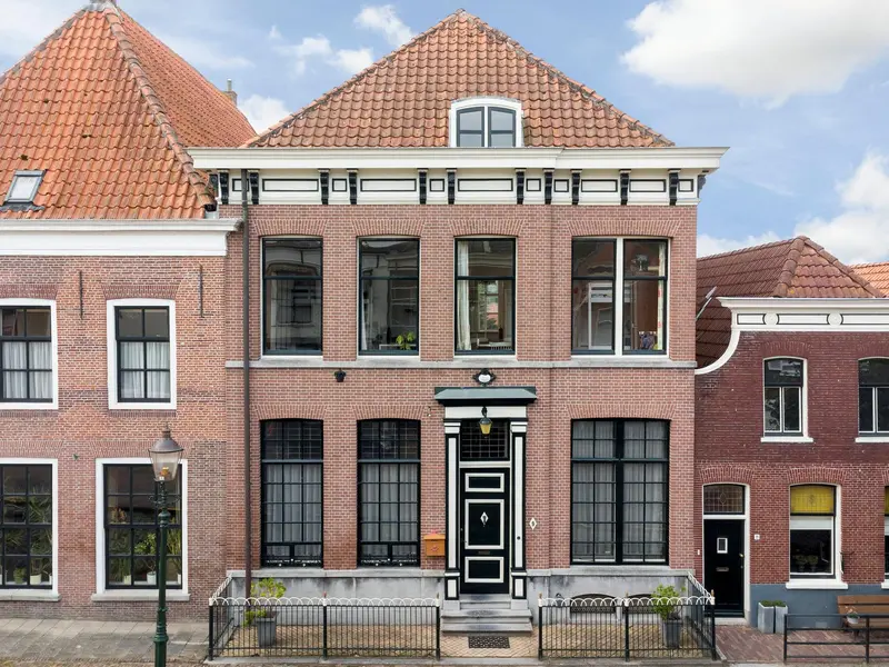 Voorstraat 9, OOLTGENSPLAAT