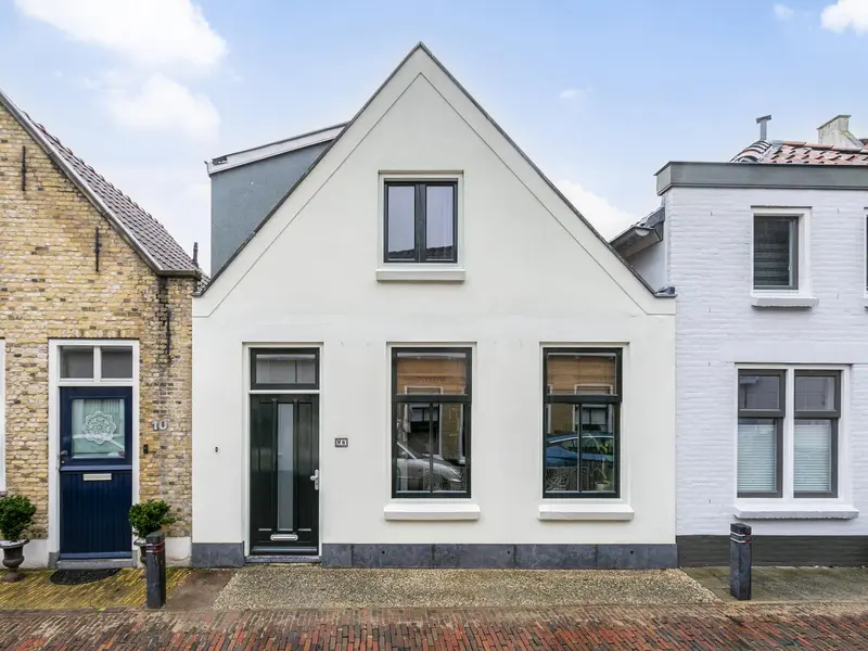 Ring 8, MIDDELHARNIS