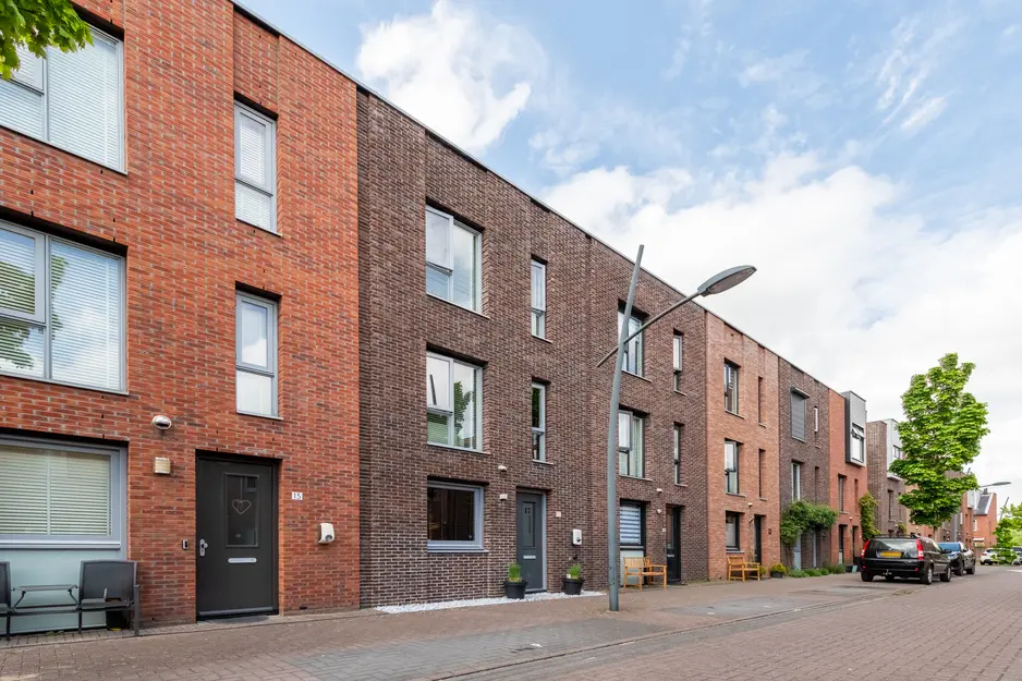 Nevenspoor 17 in Assendelft