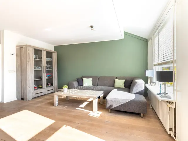 Dotterbloem 2, UITGEEST