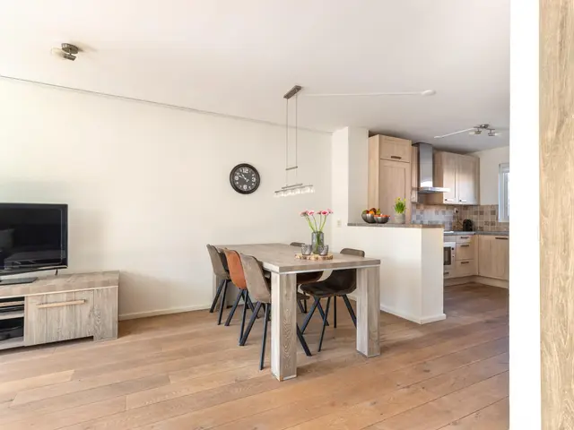 Dotterbloem 2, UITGEEST