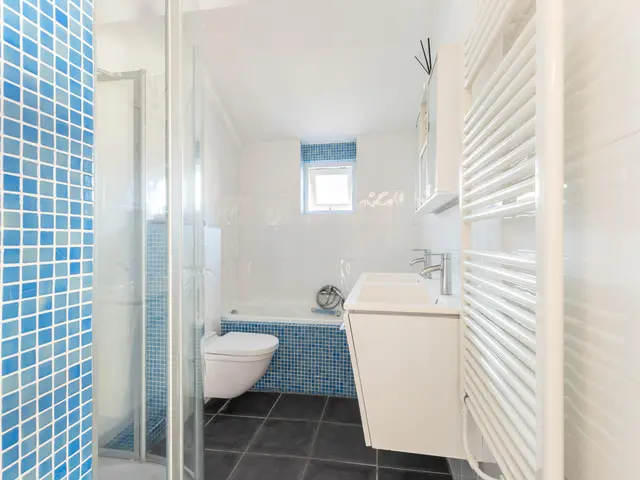 Dotterbloem 2, UITGEEST