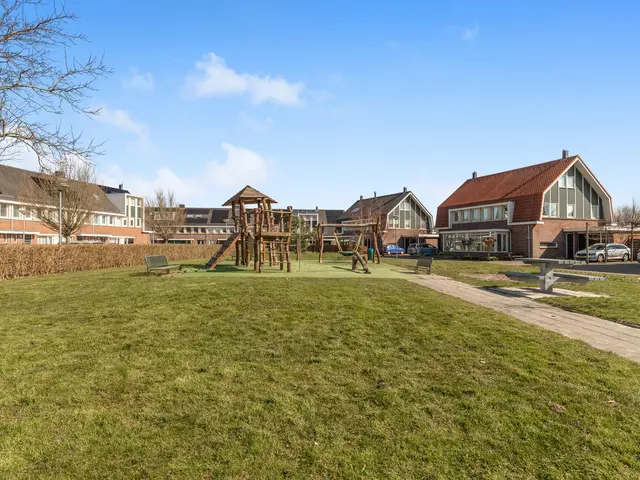 Advocaatpeer 3, WINKEL